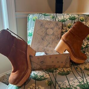 Free People suede tan boots to ankles.